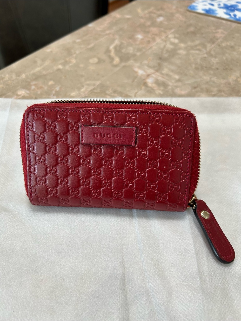Gucci Embossed GG Leather Wallet in Rich Red - Picture 2 of 11